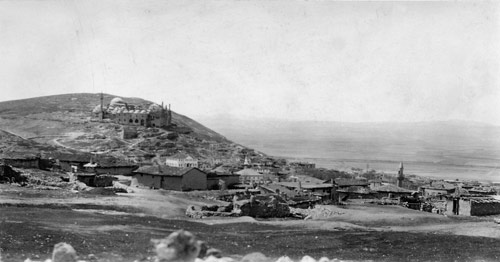 Seyit Gazi (ancient Nakoleia, Phrygia).  The Tekke of Seyyid Battal Gazi, with the line of the Parthenios river in the middle distance.  April 1931.
